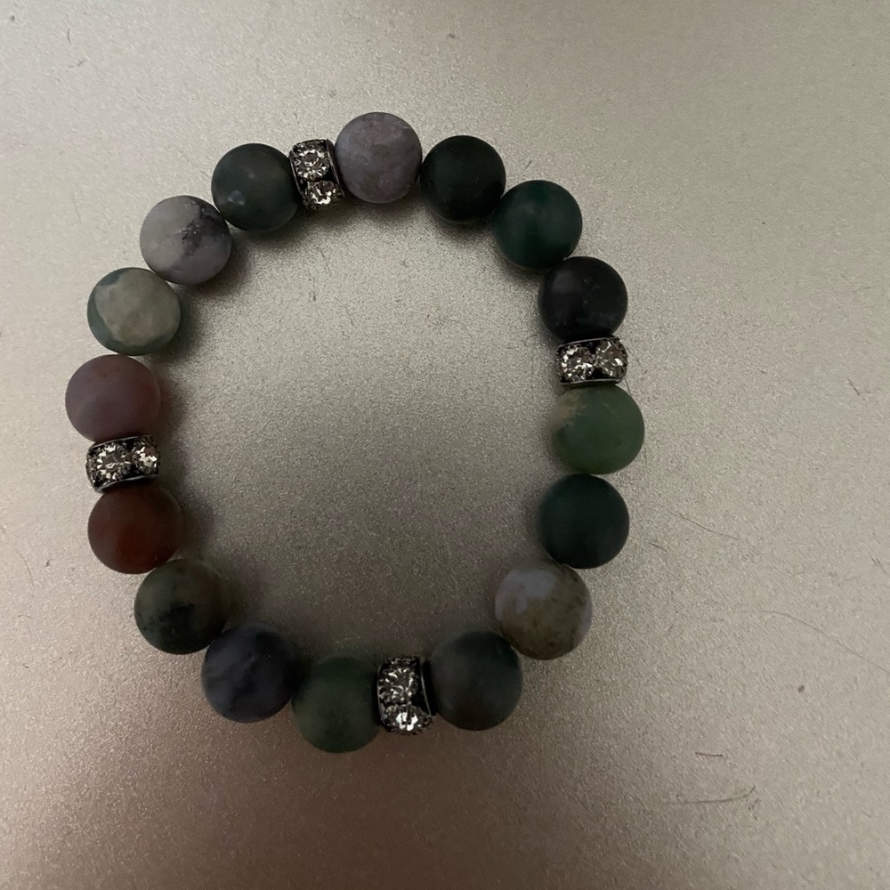 Two beaded bracelets - Picture 2 of 3